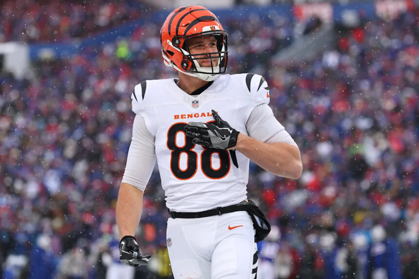 Mike Gesicki start or sit: Week 16 fantasy football advice