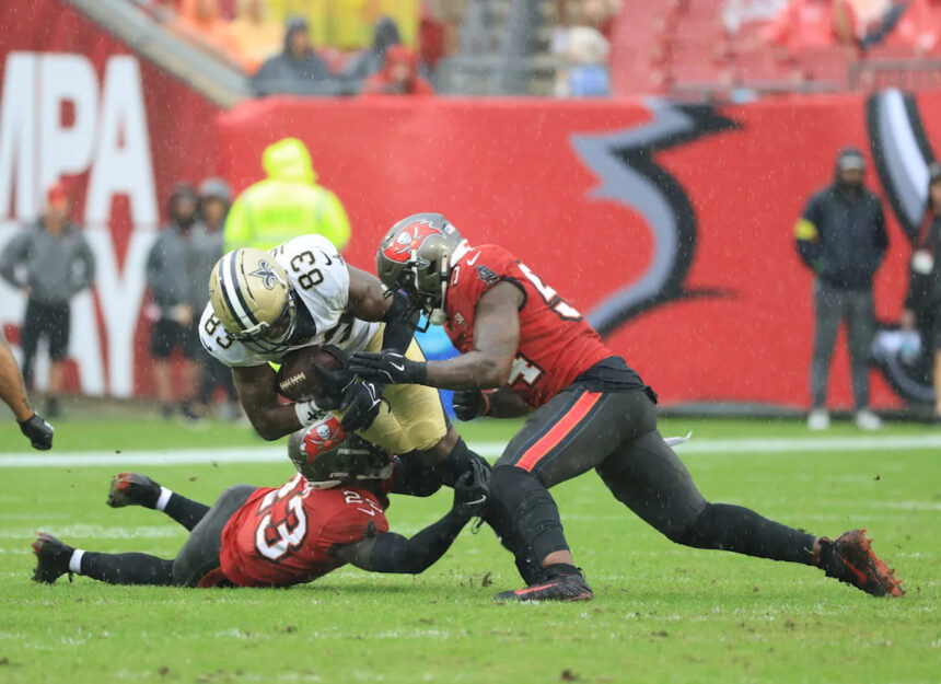 Keys to the Buccaneers' defense against the Panthers in Week 16