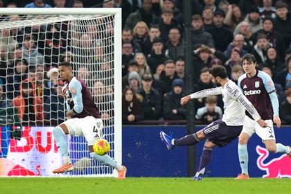 Man United captain Bruno Fernandes sustains injury against Aston Villa