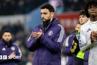 Man Utd face up to 'massive' loss of injured Fernandes