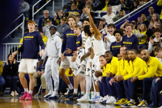 Michigan basketball rolls La Salle for first 11-0 start since 2020-21