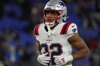TreVeyon Henderson injury update: Patriots RB slow to get up after big hit in Week 16 vs. Ravens
