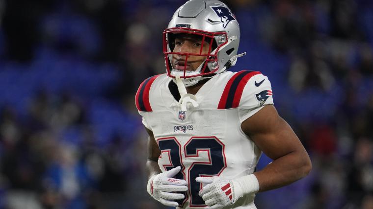 TreVeyon Henderson injury update: Patriots RB slow to get up after big hit in Week 16 vs. Ravens