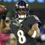 Lamar Jackson injury: QB leaves Patriots-Ravens with back injury