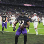 Derrick Henry 2-yard TD run gives Ravens 24-13 lead in fourth quarter