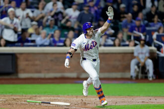 Mets trade Jeff McNeil, cash for minor league pitcher: source