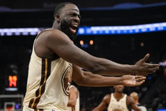 Warriors star storms off after heated exchange with Steve Kerr