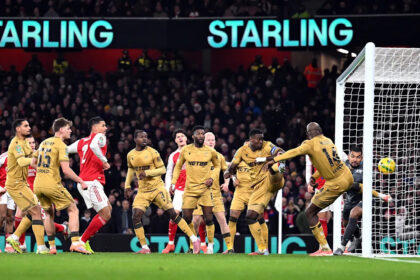 Arsenal squeak by Crystal Palace to set up League Cup semifinal against Chelsea