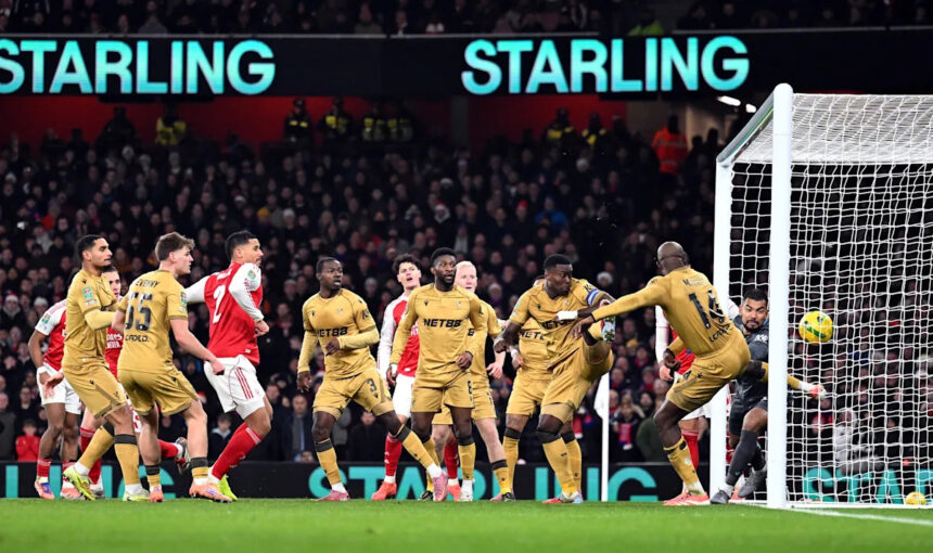 Arsenal squeak by Crystal Palace to set up League Cup semifinal against Chelsea