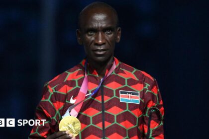 'I'm not retiring' - Kipchoge's marathon world tour