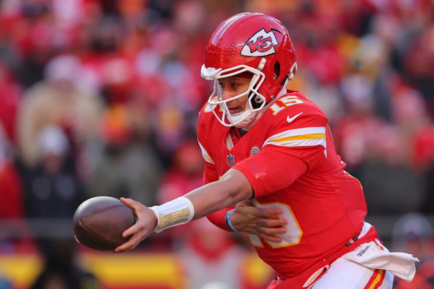 Will Patrick Mahomes play today? Injury news for Chiefs QB in Week 17