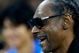 Who is performing the halftime show for Lions-Vikings on Christmas?