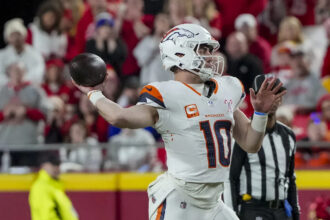 Broncos win dogfight against Chiefs on Christmas night to move to 13-3