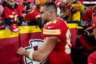 Chiefs TE Travis Kelce reflects on his emotional home season finale