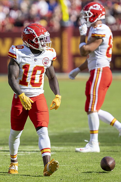 Chiefs TE Travis Kelce takes (final?) bow at Arrowhead