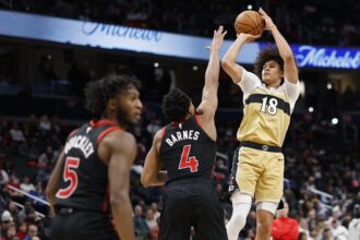 Wizards' late spree against Raptors nets rare win