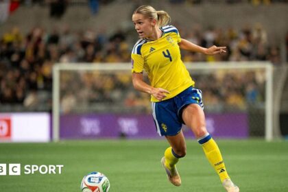 Sweden defender Lundkvist agrees Man Utd deal