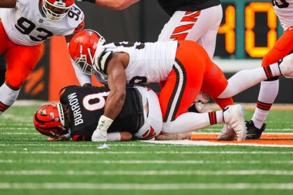 Myles Garrett takes down Joe Burrow to break NFL single-season sack record