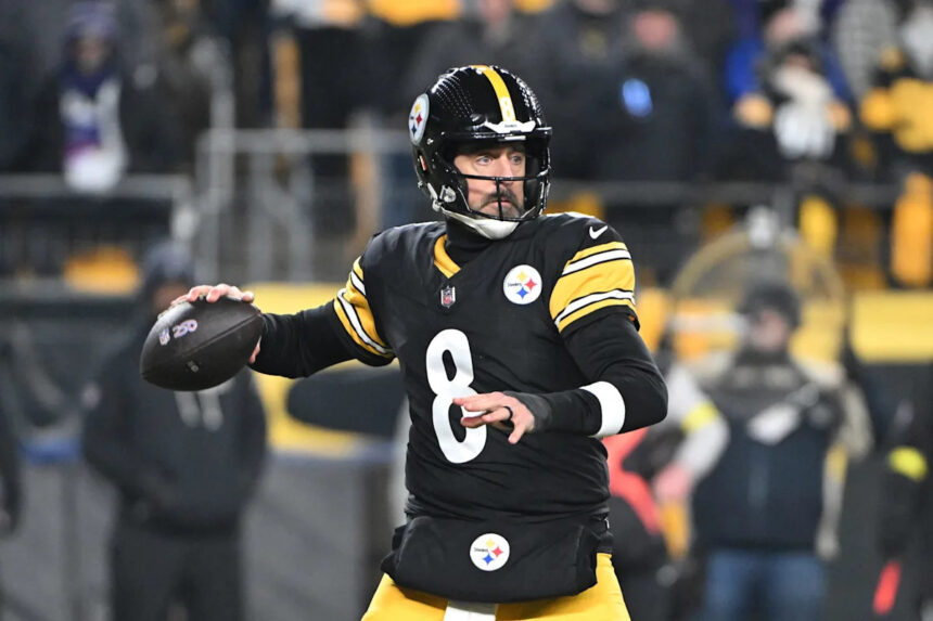 Late touchdown pass puts Aaron Rodgers, Steelers into AFC playoffs
