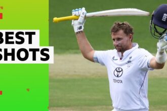 'He can bat in Australia!' - Root hits sublime 160 for England