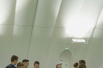 Giannis Antetokounmpo efficiently scores 37 points, Bucks dispatch Kings