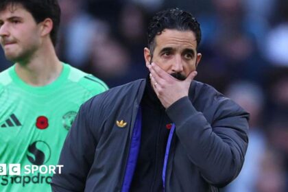 Stop experiments and get manager who fits Man Utd DNA - Neville