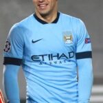 Premier League Darts: Humphries, Littler and Van Veen in title contention