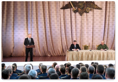 Sources: Commanders' Kingsbury, Whitt both out