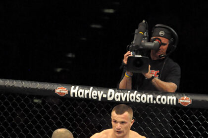 Jones continues winning streak with incredible comeback win in Auckland