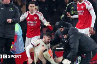 'Idiot' or 'understandable'? Martinelli apologises for pushing Bradley