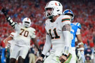 Comparisons of the 2001 Hurricanes measure up in dramatic Fiesta Bowl win