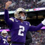 Demond Williams Jr. calls a reverse, decides to remain at Washington rather than transfer