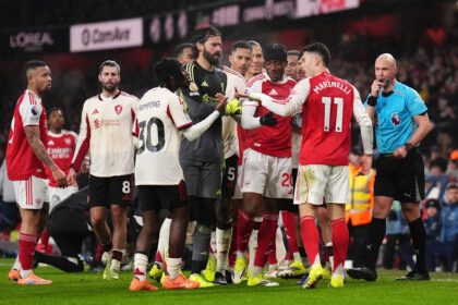 Martinelli sorry for 'heat of the moment' conduct toward injured Bradley in Arsenal-Liverpool match