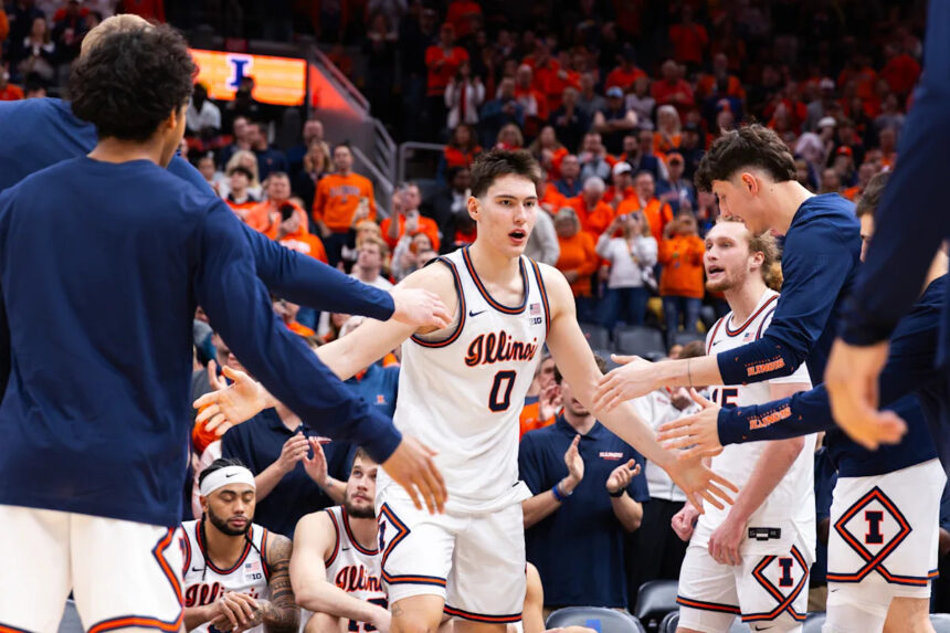 How to Watch Illinois at Iowa: Game Time, TV Channel, Online Streaming and Odds