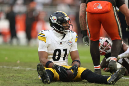 Steelers tight end dealing with surprise injury heading into playoffs