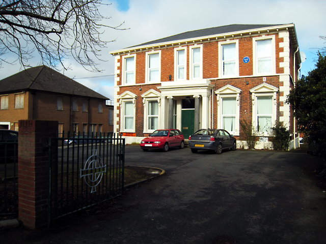 Henderson's stunning double as Ross County beat Thistle