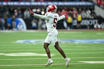 Watch: Indiana opens Peach Bowl with D'Angelo Ponds pick-6 off Dante Moore
