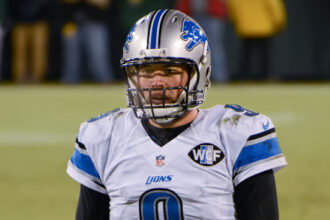 Source: Stafford to have tests on injured finger