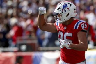 Is Hunter Henry playing tonight? Why Patriots TE is off to quiet start in wild-card game