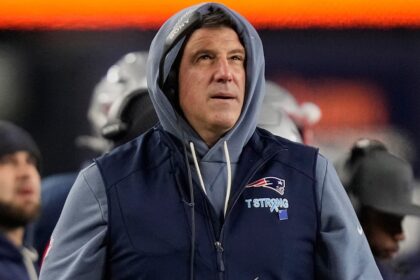 Patriots coach Mike Vrabel bleeds from lip after celebrating with star defensive lineman