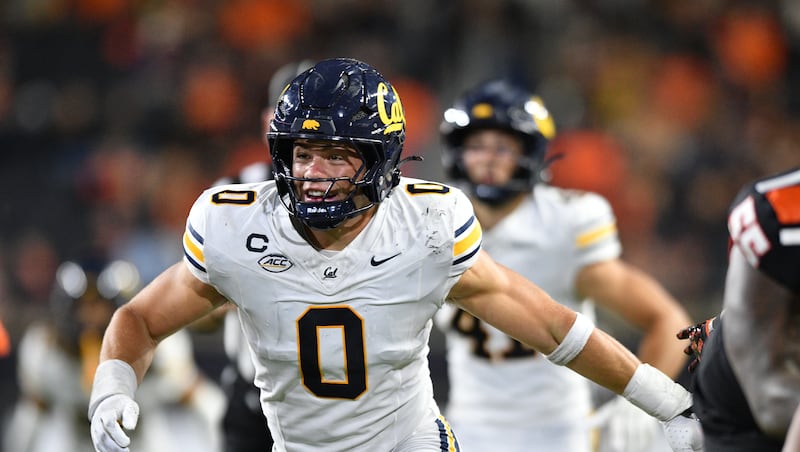 Report: One of the top linebackers in the transfer portal commits to BYU