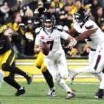 Defensive touchdowns seal Texans' victory over Steelers
