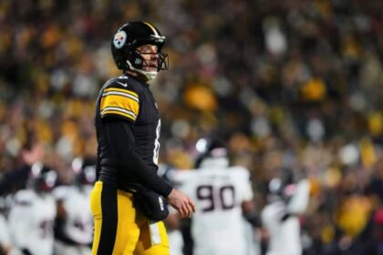 Troy Aikman makes Aaron Rodgers prediction during Steelers’ loss to Texans