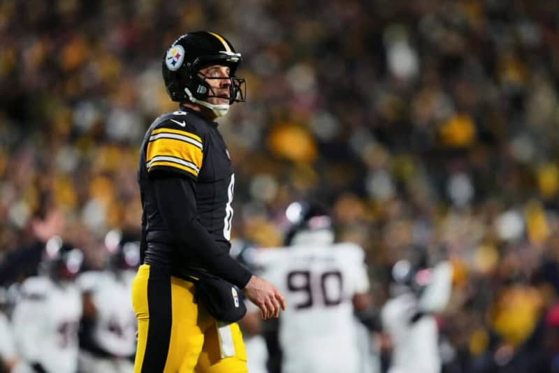 Troy Aikman makes Aaron Rodgers prediction during Steelers’ loss to Texans