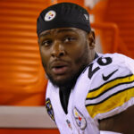 Le'Veon Bell reacts to Mike Tomlin stepping down as Steelers HC