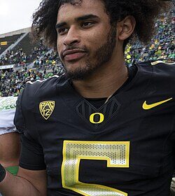 QB Dante Moore staying at Oregon, opts against entering NFL draft