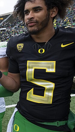 QB Dante Moore staying at Oregon, opts against entering NFL draft