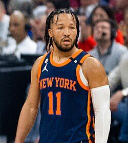 Knicks' Jalen Brunson exits vs. Kings due to ankle injury