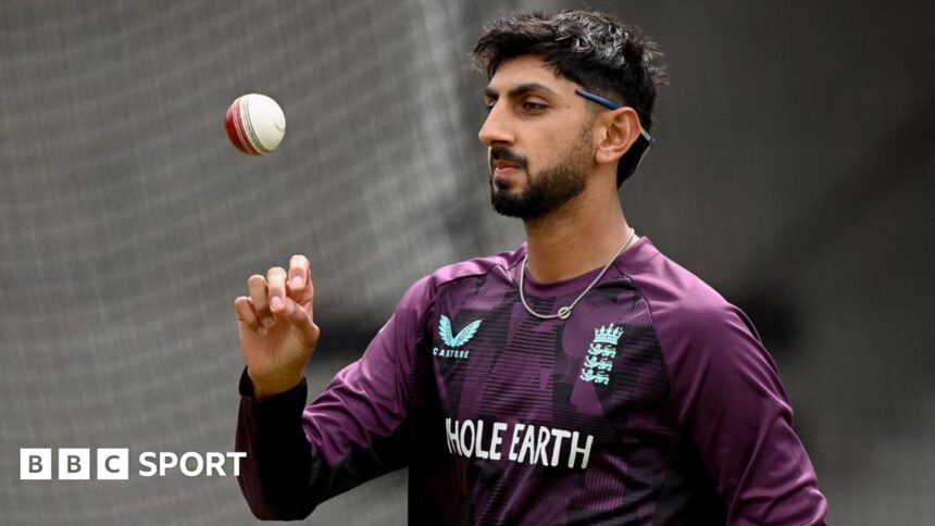 England spinner Bashir swaps Somerset for Derbyshire