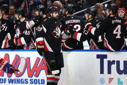 Thompson's hat trick powers Sabres past Canadiens 5-3